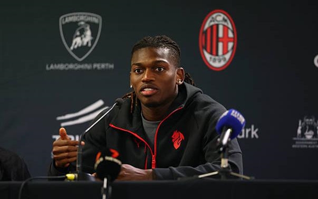 AC Milan dưới thời Allegri: Cuộc cách mạng chiến thuật 3-5-2 và thách thức từ Rafael Leao